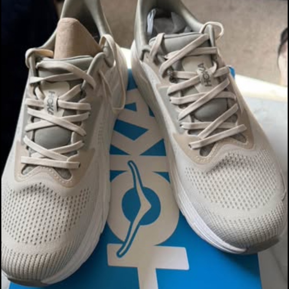 Hoka Men's Cream Running Shoes